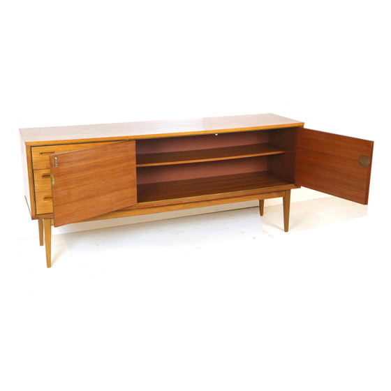 Image 1 of Vintage dressoir met mooie handgreepjes gemaakt in de jaren '60