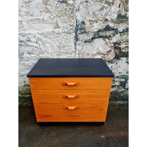 Image 1 of Vintage eiken ladekast met 3 laden voor Austinsuite meubelen