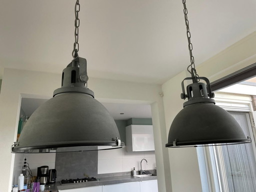 2 Industriële Grijze Lampen