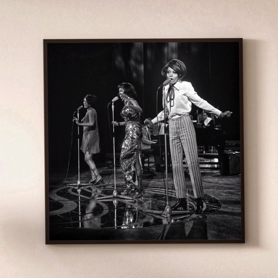 Image 1 of Diana Ross & The Supremes | Eric Koch persfoto 1968 | Concert in Amsterdam