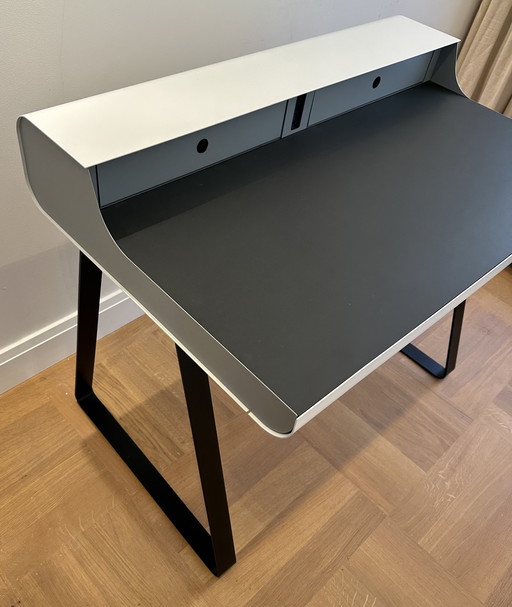 1X Meuller P10 Metalen Bureau