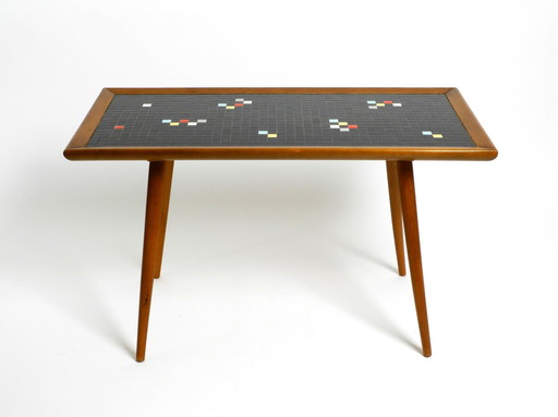 Prachtige lange Mid Century Walnut Houten Salontafel Met Een Mozaïek Oppervlak