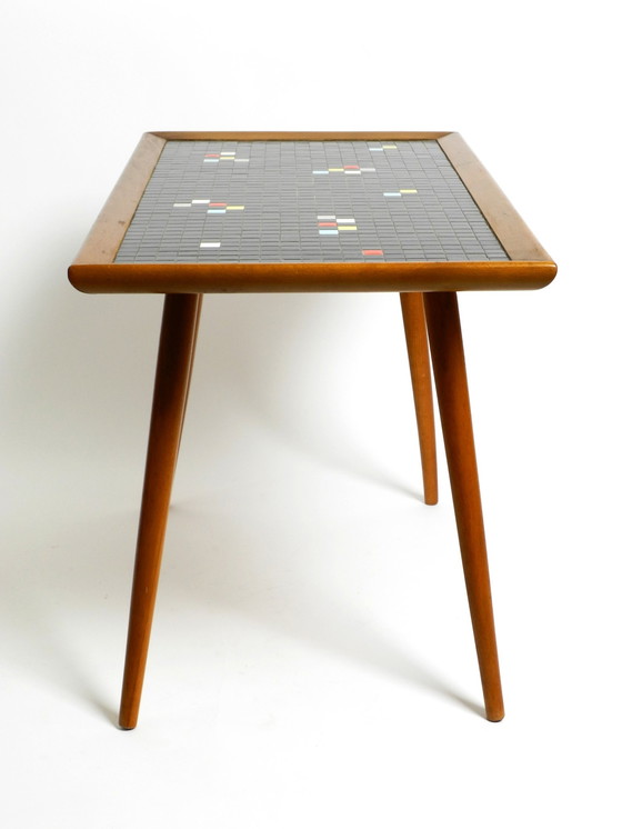 Image 1 of Prachtige lange Mid Century Walnut Houten Salontafel Met Een Mozaïek Oppervlak