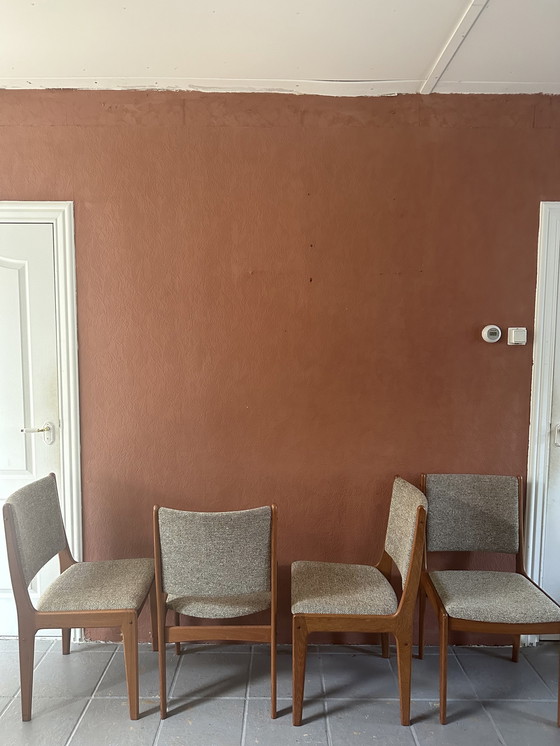 Image 1 of Vintage eetkamertafel + 6 eetkamerstoelen