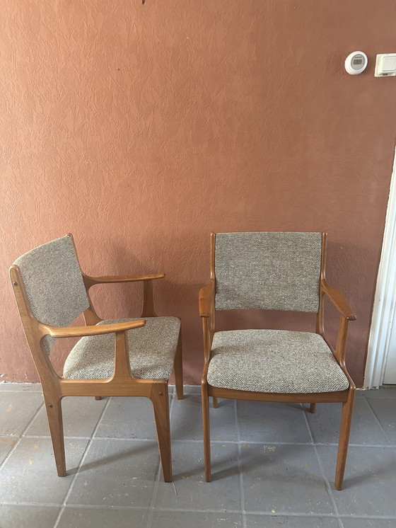 Image 1 of Vintage eetkamertafel + 6 eetkamerstoelen