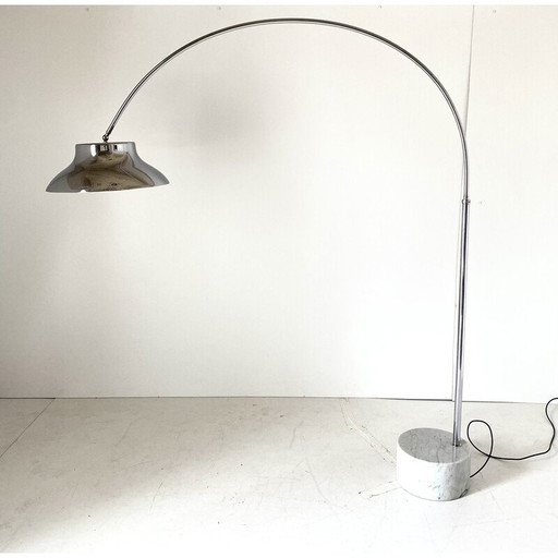 Vintage boog vloerlamp in flexuble chroom en Carrara marmer, Italië 1960