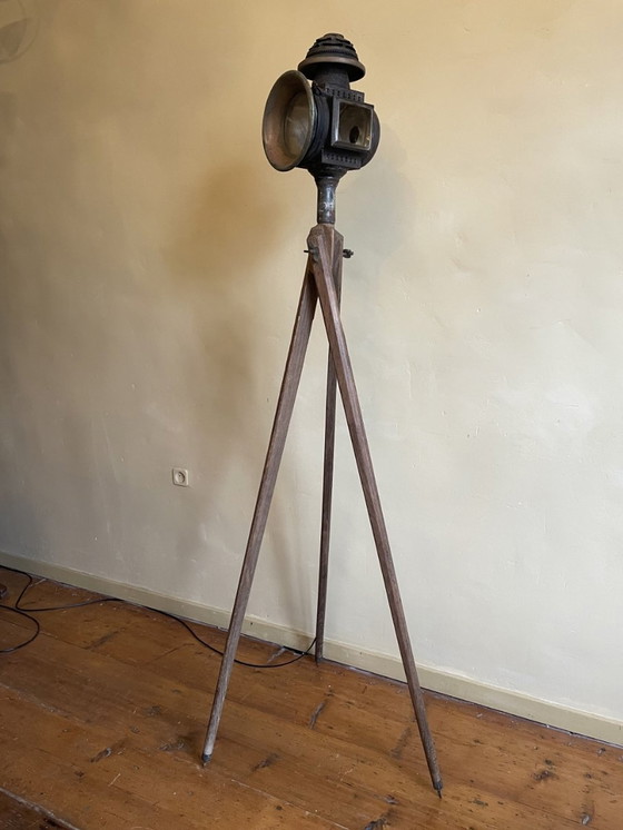 Image 1 of Industriele Staande Lamp Vloerlamp Op Oud Statief Frans