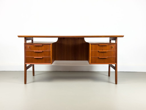 Model 75 Teak bureau van Omann Jun, 1960S