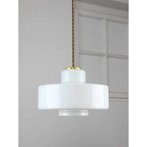 Mid Century Italiaanse hanglamp van wit glas en messing