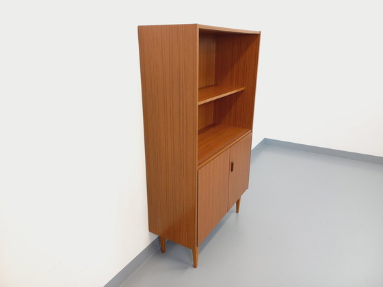 Image 1 of Scandinavische boekenkast in melamine en teak uit de jaren 60