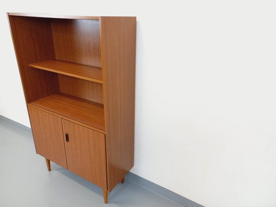 Image 1 of Scandinavische boekenkast in melamine en teak uit de jaren 60