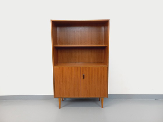 Image 1 of Scandinavische boekenkast in melamine en teak uit de jaren 60