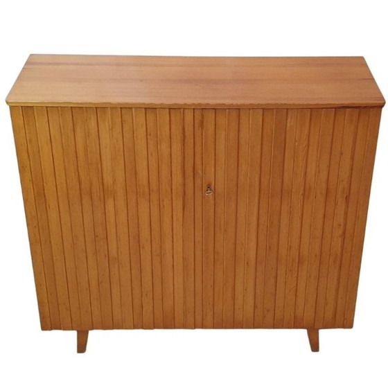 Image 1 of Dressoir Svensk Fur Zweeds