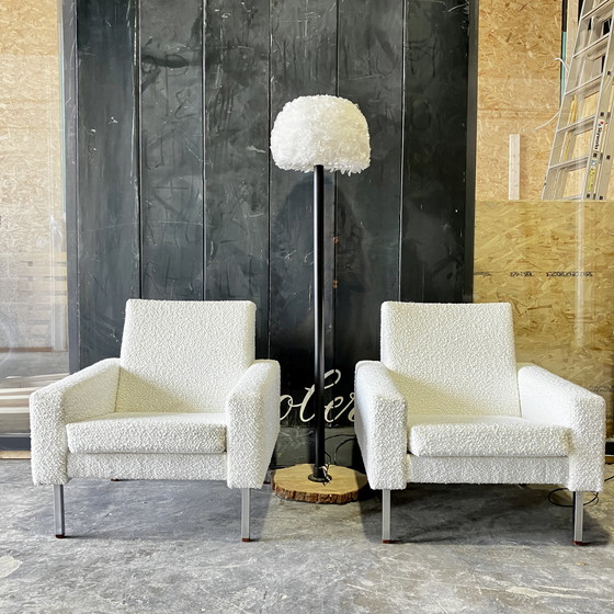 Image 1 of 2x Vintage fauteuils met off white bouclé