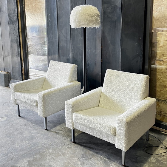 Image 1 of 2x Vintage fauteuils met off white bouclé