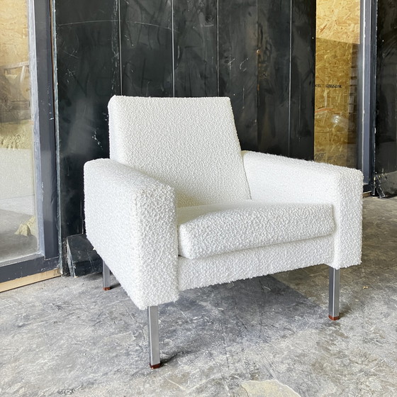 Image 1 of 2x Vintage fauteuils met off white bouclé