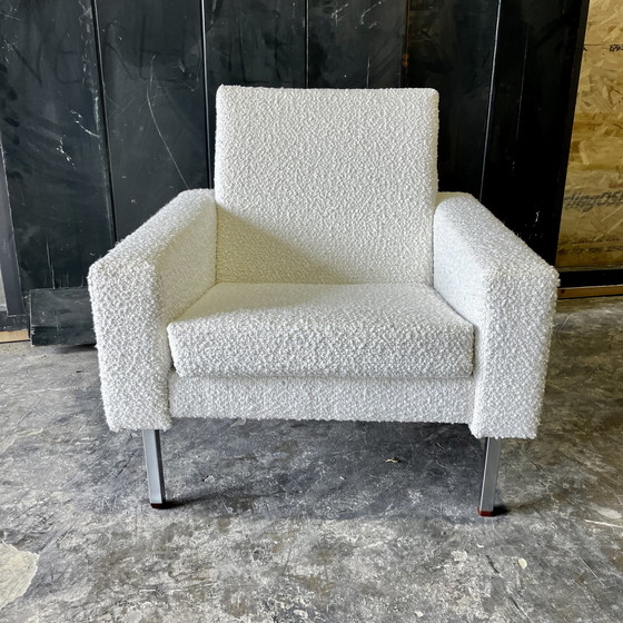 Image 1 of 2x Vintage fauteuils met off white bouclé