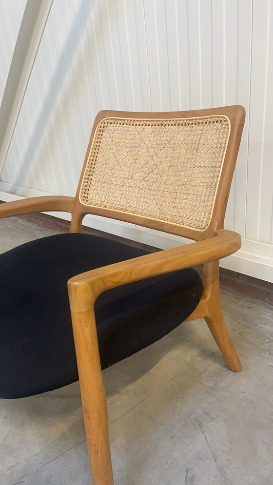 Image 1 of Lounge stoel tulp