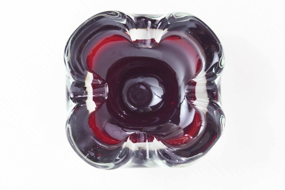 Image 1 of Asbak van rood Murano-glas