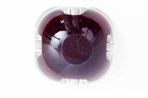 Image 1 of Asbak van rood Murano-glas