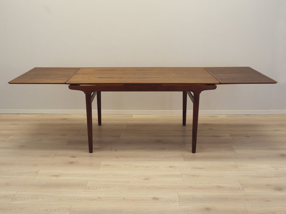 Image 1 of Notenhouten tafel, Deens ontwerp, 1960S, Ontwerper: Johannes Andersen