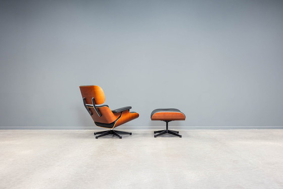 Image 1 of Eames Lounge Stoel + Ottoman