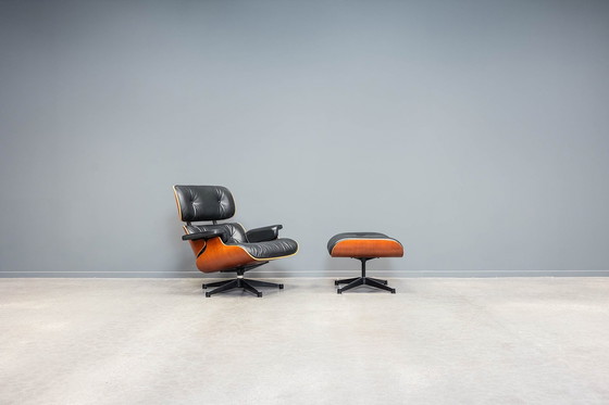 Image 1 of Eames Lounge Stoel + Ottoman