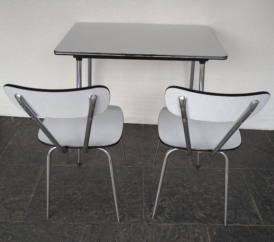 Image 1 of Formica eettafel + 2 stoelen