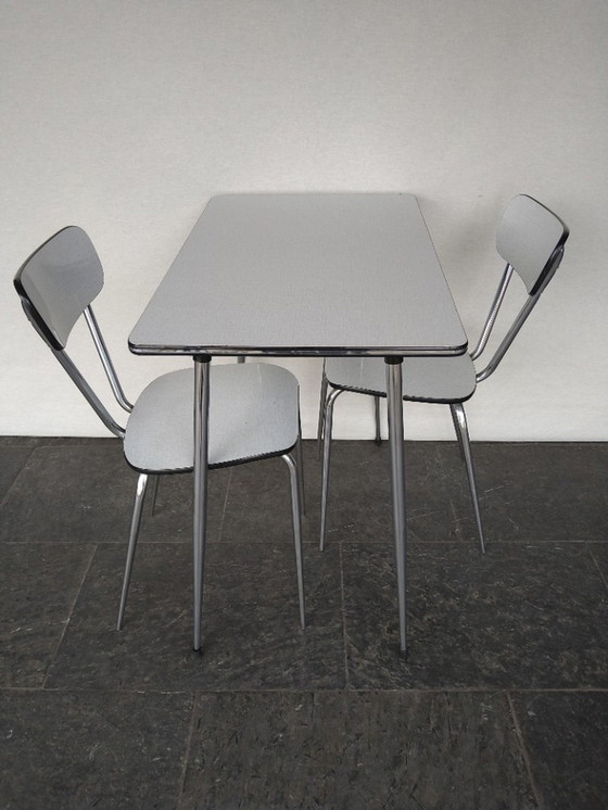 Image 1 of Formica eettafel + 2 stoelen