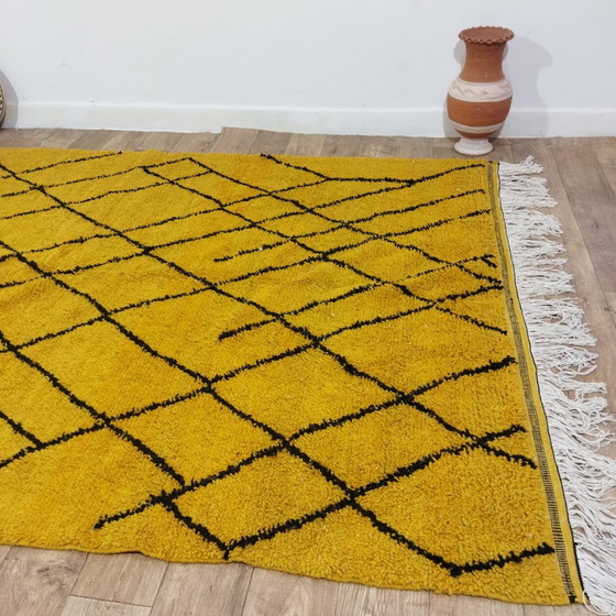 Image 1 of Marokkaans Ambachtelijk Geel Tapijt Van Wol - Tapis Berbère Marocain Moutarde Artisanal En Laine 