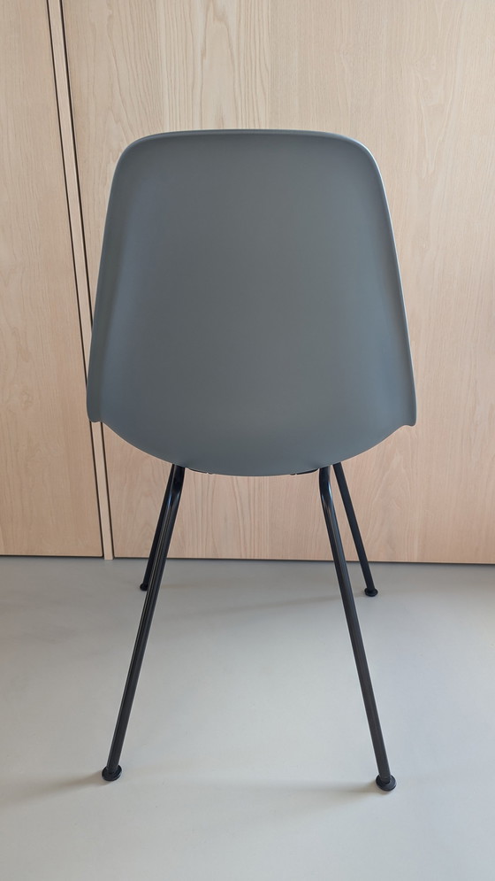 Image 1 of 2X Vitra Dsx Stoel Met Vast Zitkussen Grijs/Nude Ivory