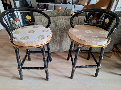 2 x Handbewerkte Barstoelen