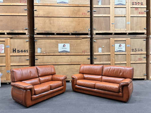 2 Roche Bobois Stijl, Cognac Kleurige Buffel Leren Tweezits Banken