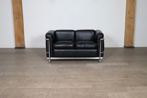 Vintage Cassina Lc2 tweezitsbank van Charlotte Perriand en Le Corbusier