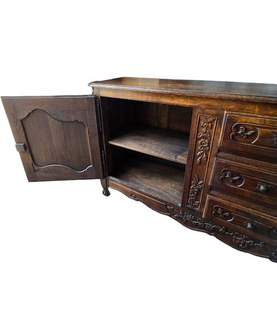 Image 1 of Gesneden massief antiek dressoir