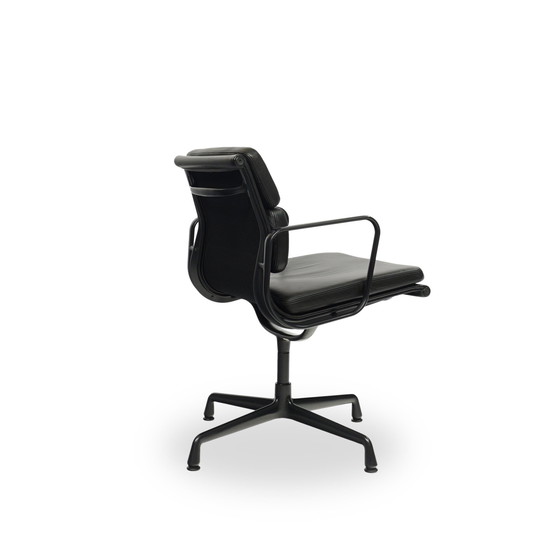 Image 1 of Vitra Ea 208 Zachte Polster Draaibaar Leer Zwart | Eames Alu Stoel