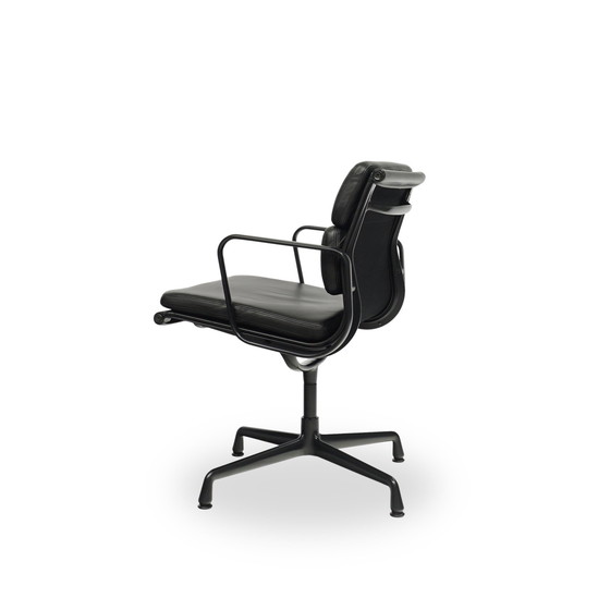 Image 1 of Vitra Ea 208 Zachte Polster Draaibaar Leer Zwart | Eames Alu Stoel