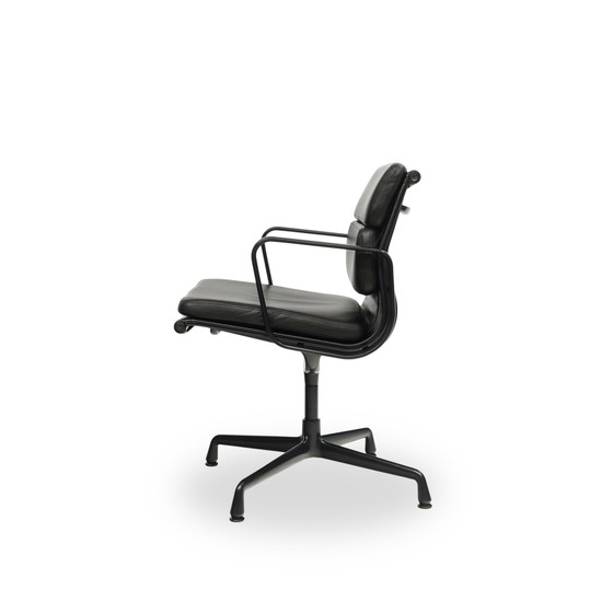 Image 1 of Vitra Ea 208 Zachte Polster Draaibaar Leer Zwart | Eames Alu Stoel