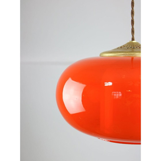 Image 1 of Vintage hanglamp van messing en oranje glas, Italië 1960
