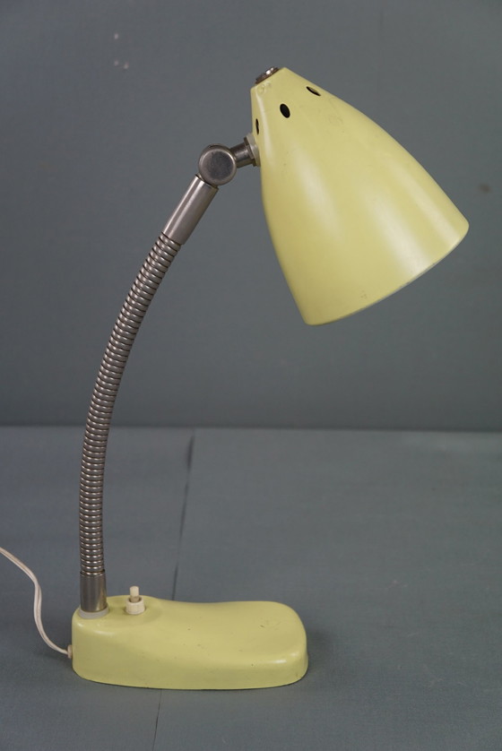 Image 1 of Gele metalen vintage jaren 60 design lamp/ bureaulamp