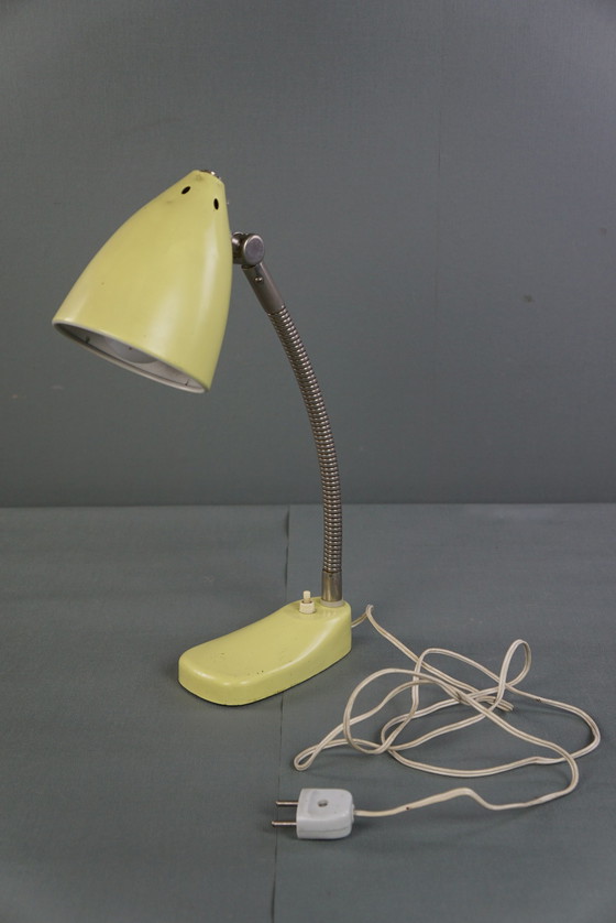 Image 1 of Gele metalen vintage jaren 60 design lamp/ bureaulamp