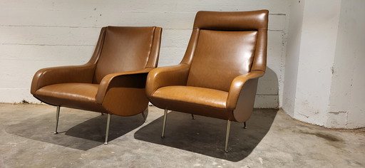 2x Artifort fauteuils by Bengt Ruda