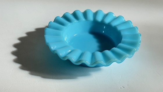 Image 1 of Vintage Blauw Opaline Glazen Asbak