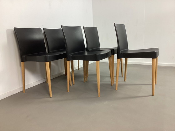 Image 1 of 24 Vintage Italiaanse Sintesi Stoelen Chairs Houten Poten 