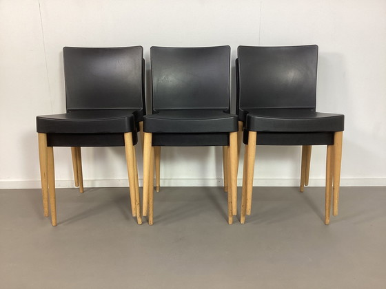 Image 1 of 24 Vintage Italiaanse Sintesi Stoelen Chairs Houten Poten 