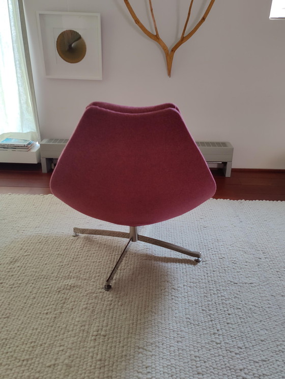 Image 1 of Artifort Fauteuil F512 met poef