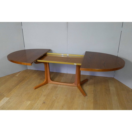 Image 1 of Baumann vintage ovale tafel met 2 notenhouten verlengstukken, 1960-1970