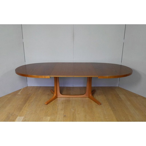 Baumann vintage ovale tafel met 2 notenhouten verlengstukken, 1960-1970