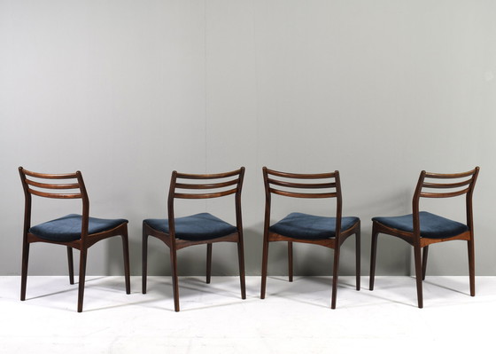 Image 1 of Set van vier Skandinavisch eetkamerstoelen * New bekleding* – Denemarken, circa 60's design