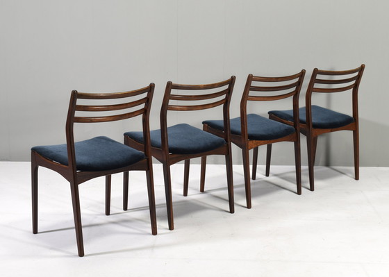 Image 1 of Set van vier Skandinavisch eetkamerstoelen * New bekleding* – Denemarken, circa 60's design